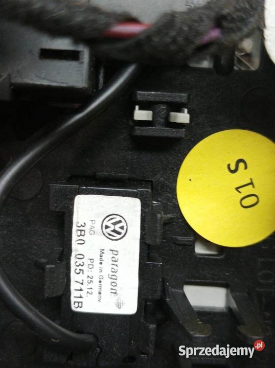 LAMPKA PODSUFITKI 5C 5C6867489 VW Volkswagen sprzedam