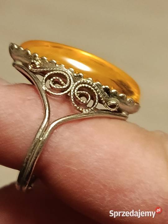 Filigranowe metalowe pierścionki PRL 1 sztuka Choszczno