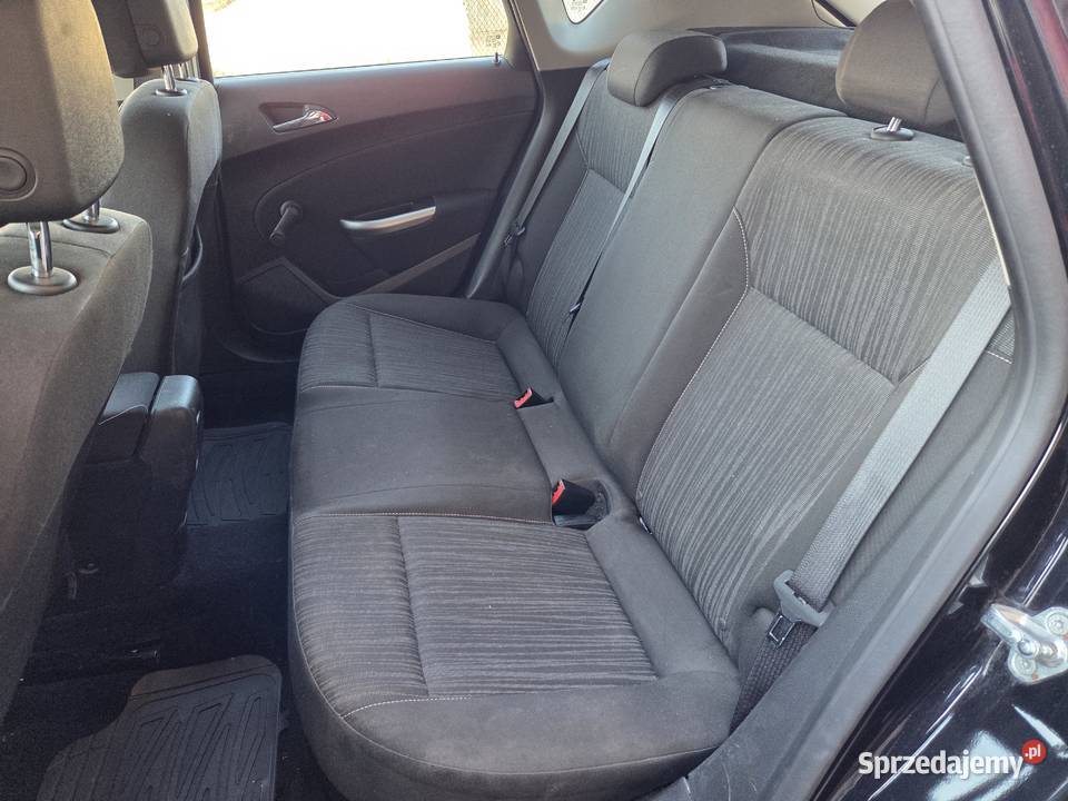 Opel Astra J 2010 benzyna 14 OC na manualna Wejherowo