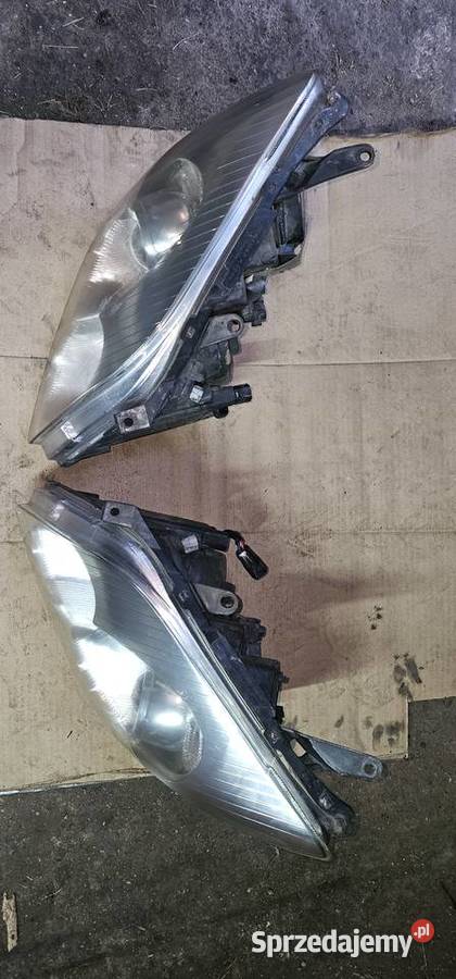 Lampy przednie soczewka Toyota Avensis II T25 kujawsko-pomorskie Lisewo Kościelne