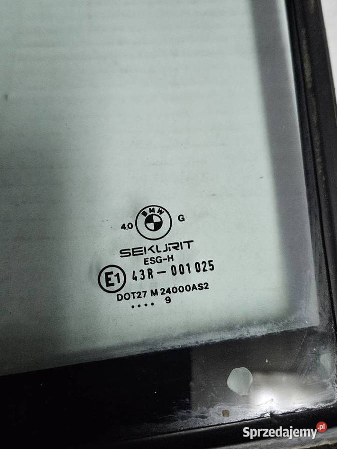 Szyby trójkątne tylnych drzwi Bmw e32 sprzedam