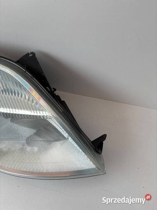 Ford fiesta mk6 LAMPA PRZÓD PRZEDNIA PRAWA