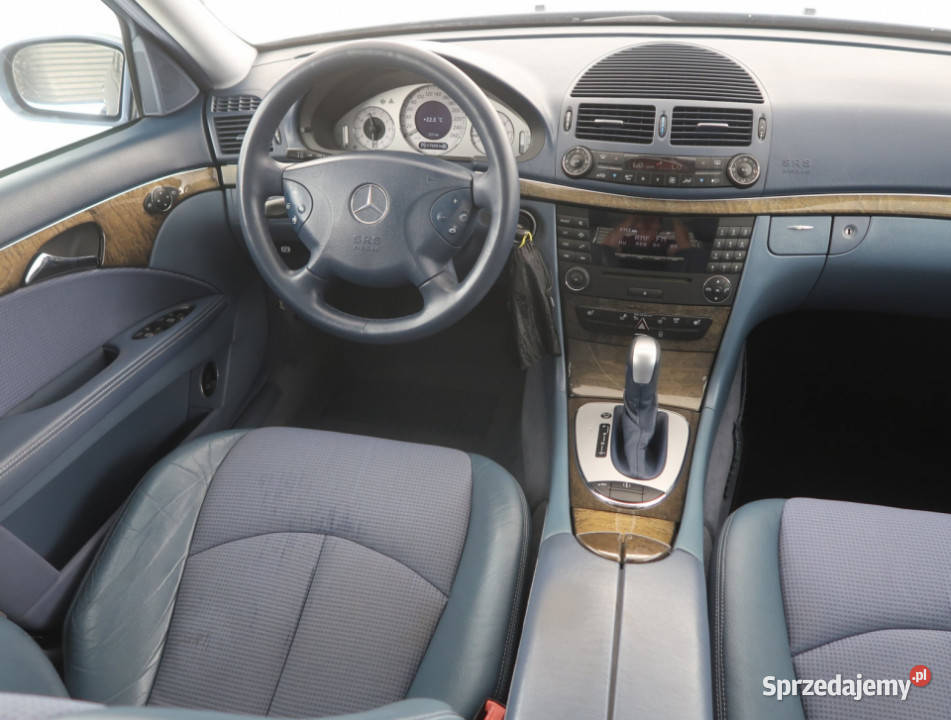 Mercedes E E 320 Sedan / Limuzyna Bielany Wrocławskie