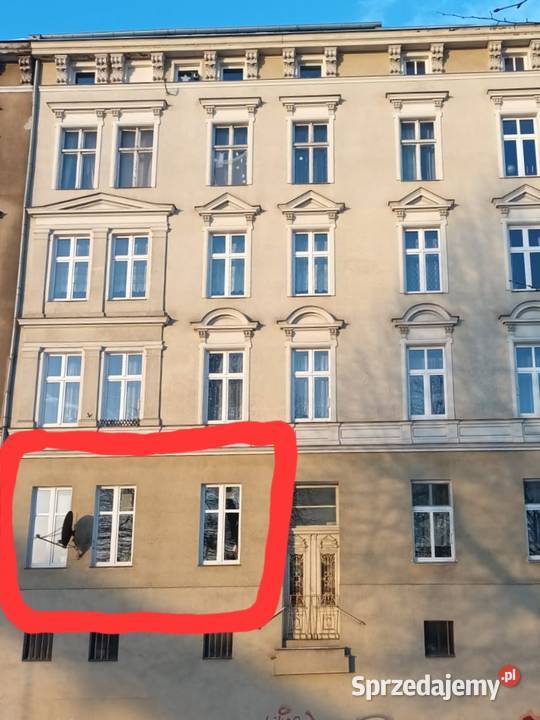 Okna PCV używane z demontażu w starej kamienicy Gdańsk