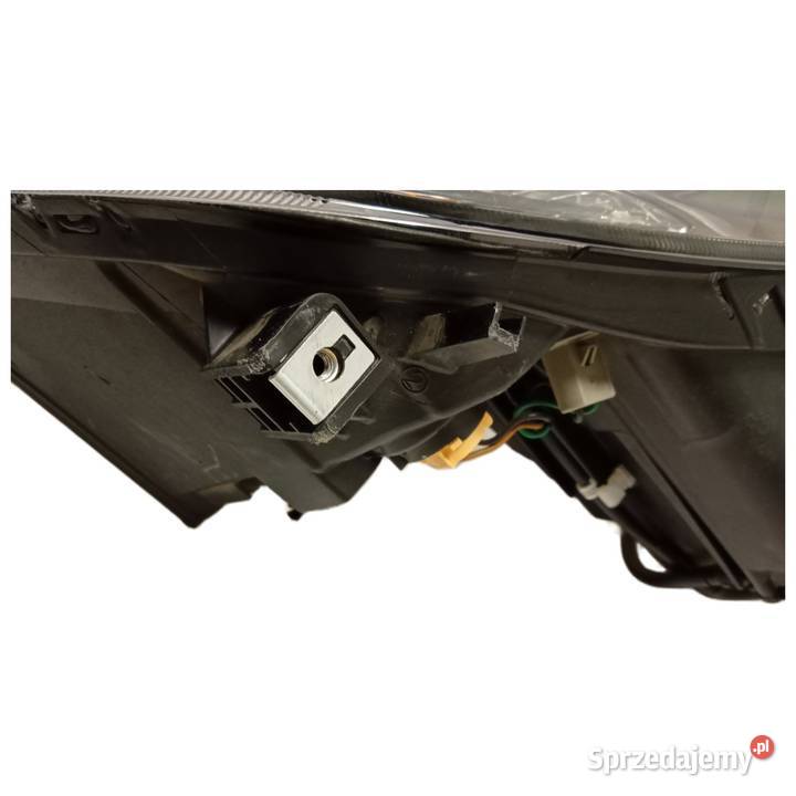 Lampa prawa przednia Citroen CCrosser Mitsubishi sprzedam