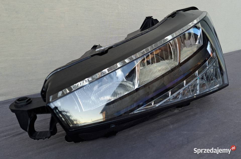 Lampa przód lewa LED Skoda Scala 20192023