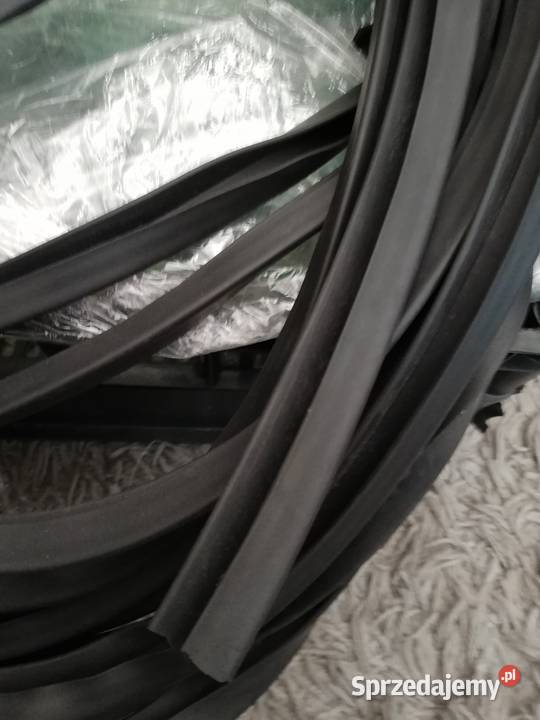 USZCZELKA DRZWI FSO WARSZAWA małopolskie Kraków sprzedam