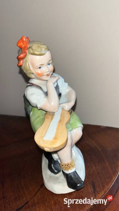Śliczna Figurka dziewczynki z gitarą Bez Gdańsk
