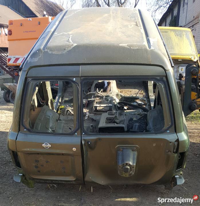 Nissan Patrol karoseria 28 części blacharskie sprzedam