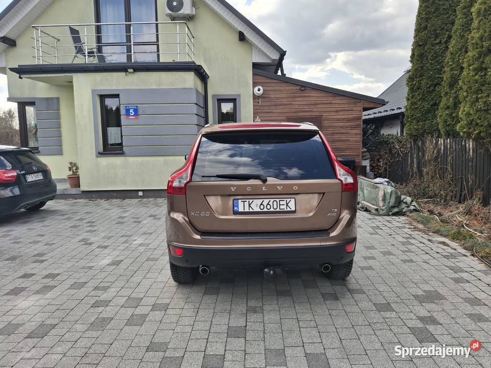 Volvo XC 60 t6 summum mały przebieg 4x4 sprzedam