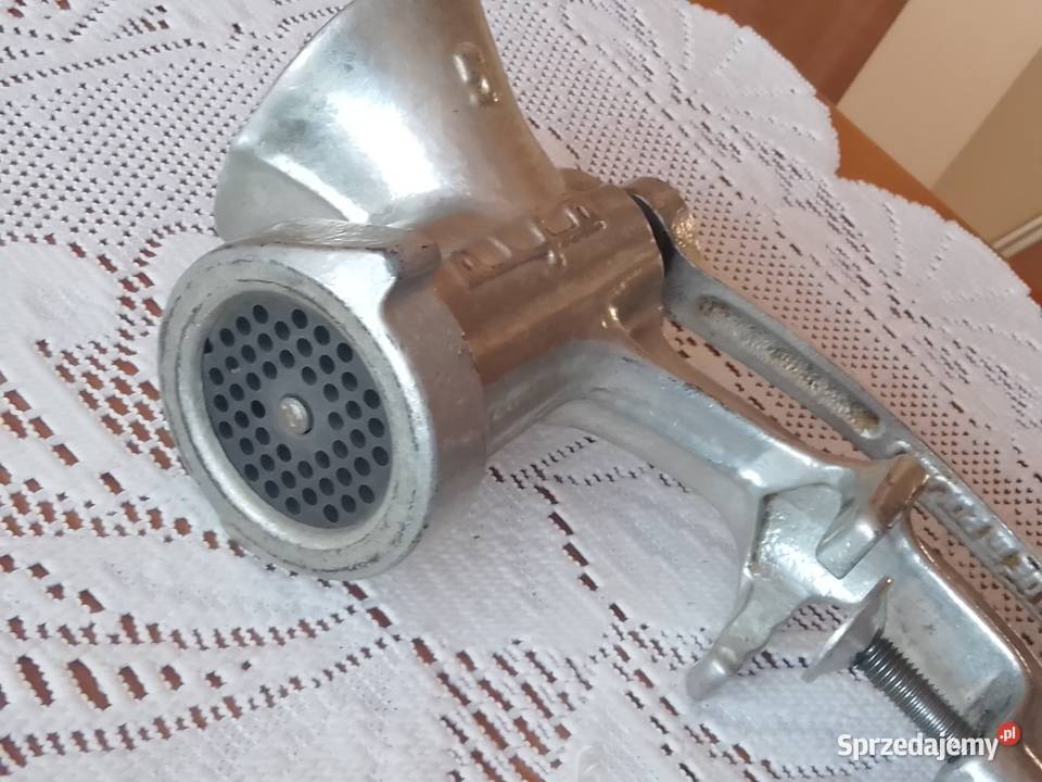 Maszynka żeliwna do mielenia mięsa alfa z okresu Sosnowiec