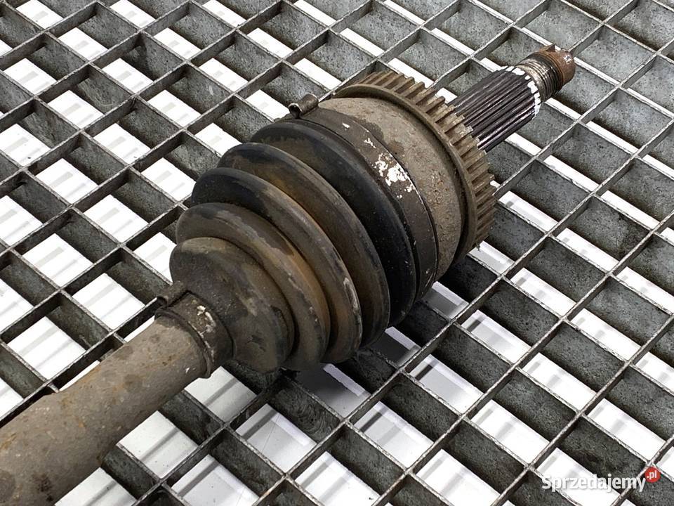 PÓŁOŚ PRAWY PRZÓD KIA CARENS IV 17 136 PRZEGUB