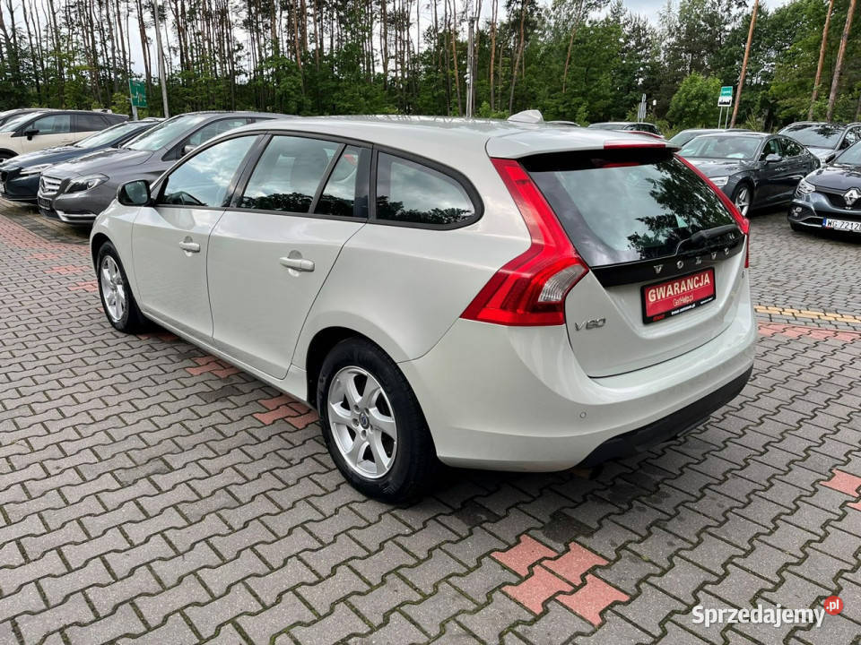Volvo V60 T4 benzyna 180 Automat Podgrzewane Rok produkcji 2011 Lipówki