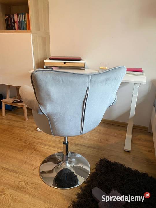 FOTEL HR804CN TAPICEROWANY WELUREM Z OZDOBNYMI