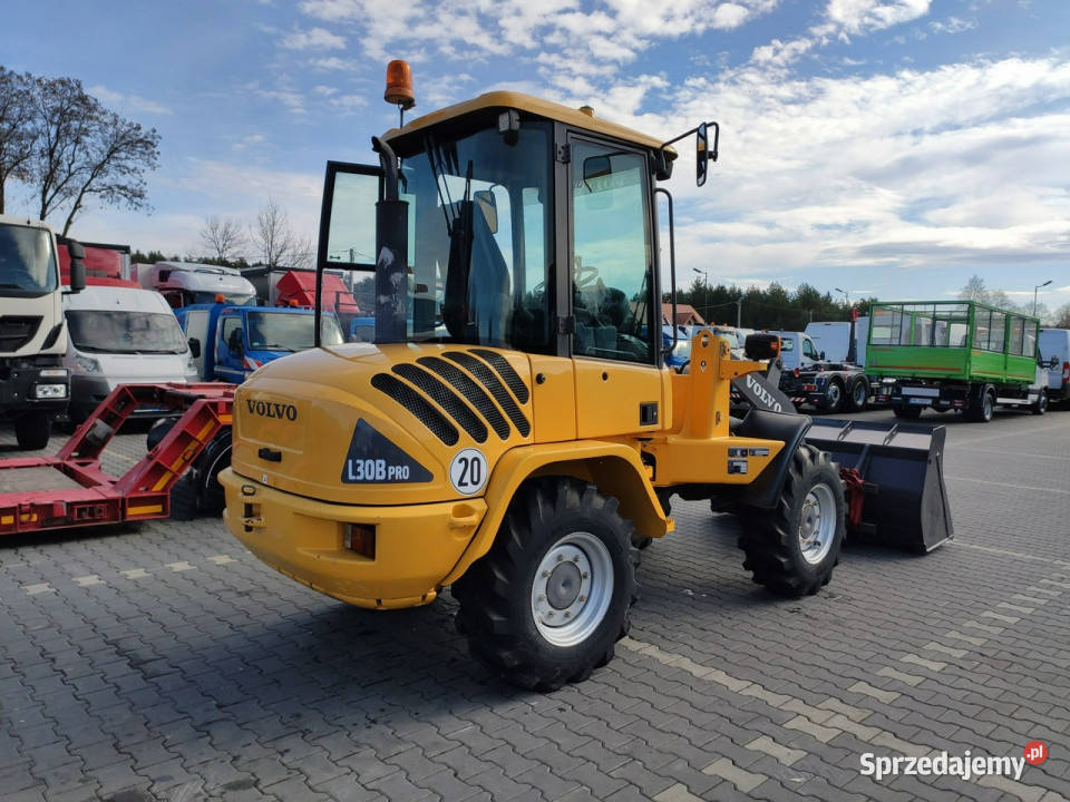średnia kołowa Volvo L30B Pro Unikat Stan 5380 Widełki