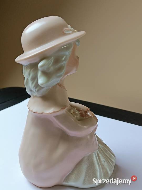Figurka kolekcjonerska porcelana dziewczyna z Zamość