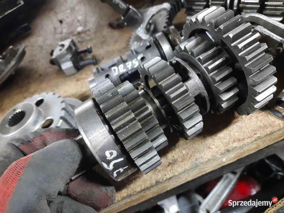 Suzuki DR 750 dr 800 skrzynia biegów wałek dr800 Silniki i osprzęt dolnośląskie Jelenia Góra