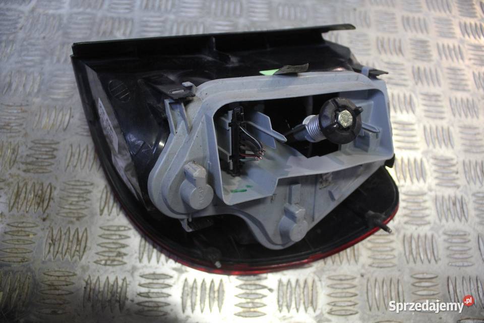 LAMPA LEWY TYŁ TYLNA VW FOX 5Z0945095A
