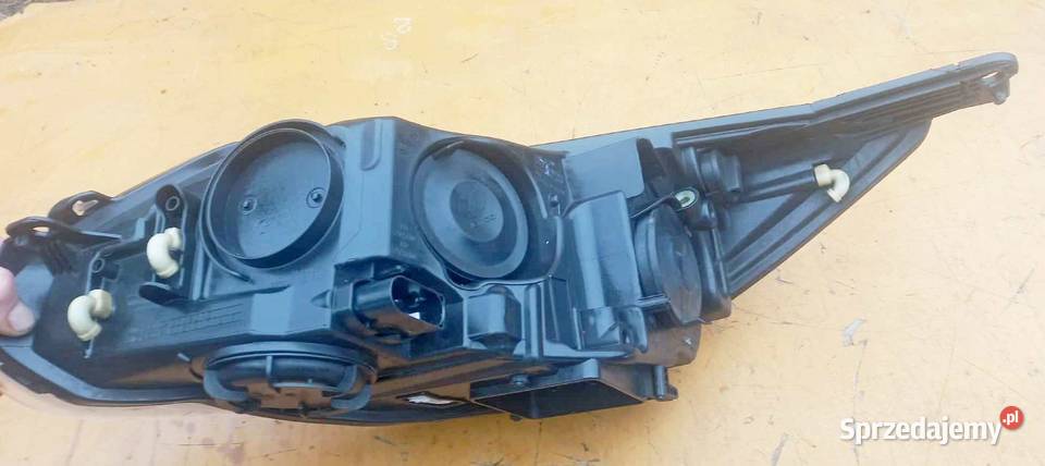 FORD FOCUS MK3 LAMPA REFLEKTOR PRAWY PRZÓD mazowieckie Radom sprzedam