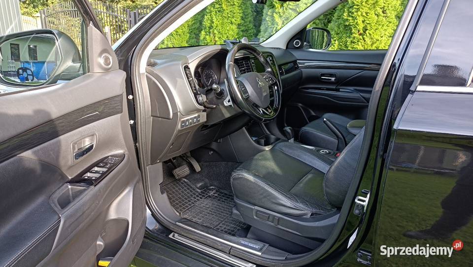 Mitsubishi Outlander 2016r 20 Benz 4x4 7osobowy gniazdo AUX Zgłobice