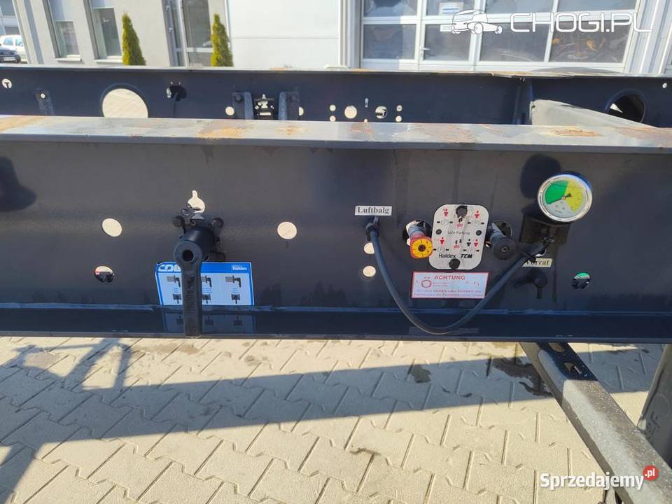 Wynajem naczepy kontenerowej Fliegl pod kontener Warszawa