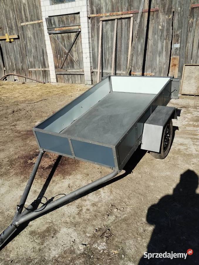 Przyczepka samochodowa