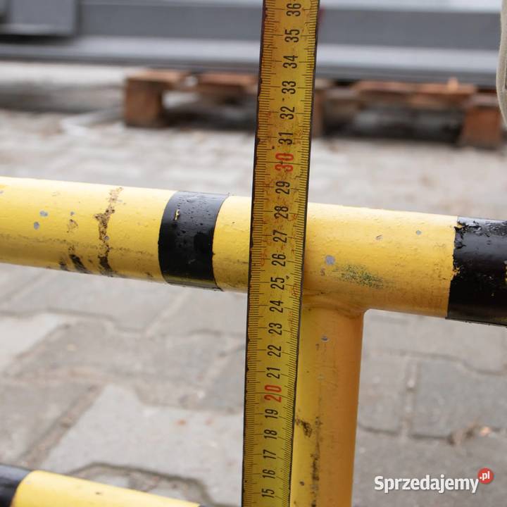 Barierka Ochronna Stalowa z Poprzeczką Odbojnica Biznes i Przemysł Chmielów