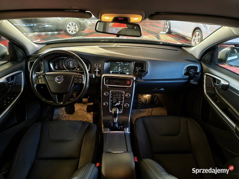 Volvo V60 20Diesel 2016r Stan Dwa kpl kół 120KM