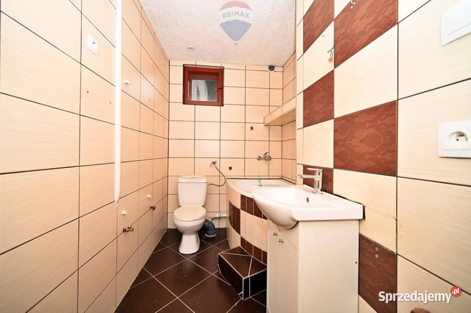 KAMIENICA W ZATORZE asfalt Zator