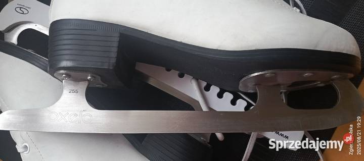 sprzedam łyżwy figurowe damskie 40 Łyżwiarstwo i hokej Zgierz