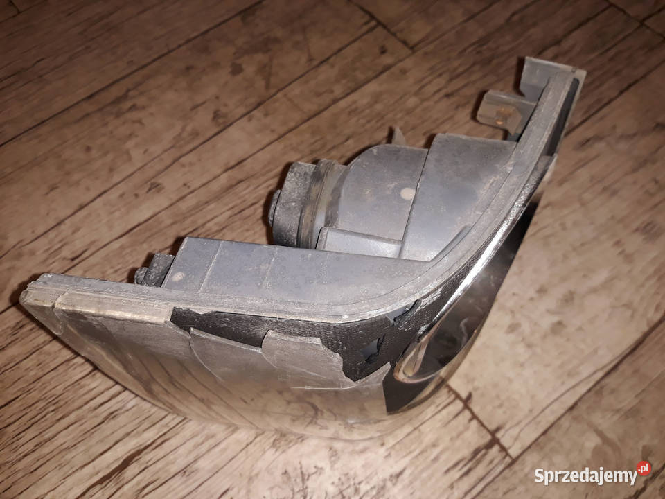 Lampa prawa tylna Range Rover L322 20022005 Rok produkcji 2003 Łask