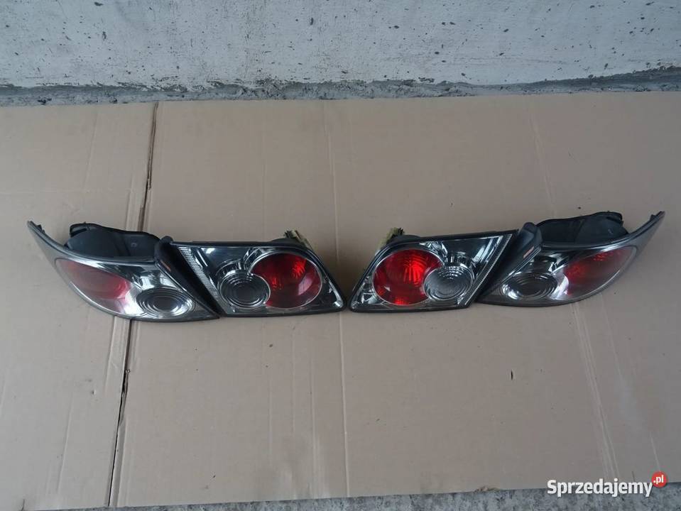 Lampy tylne w błotnik i w klapę do Mazdy 6