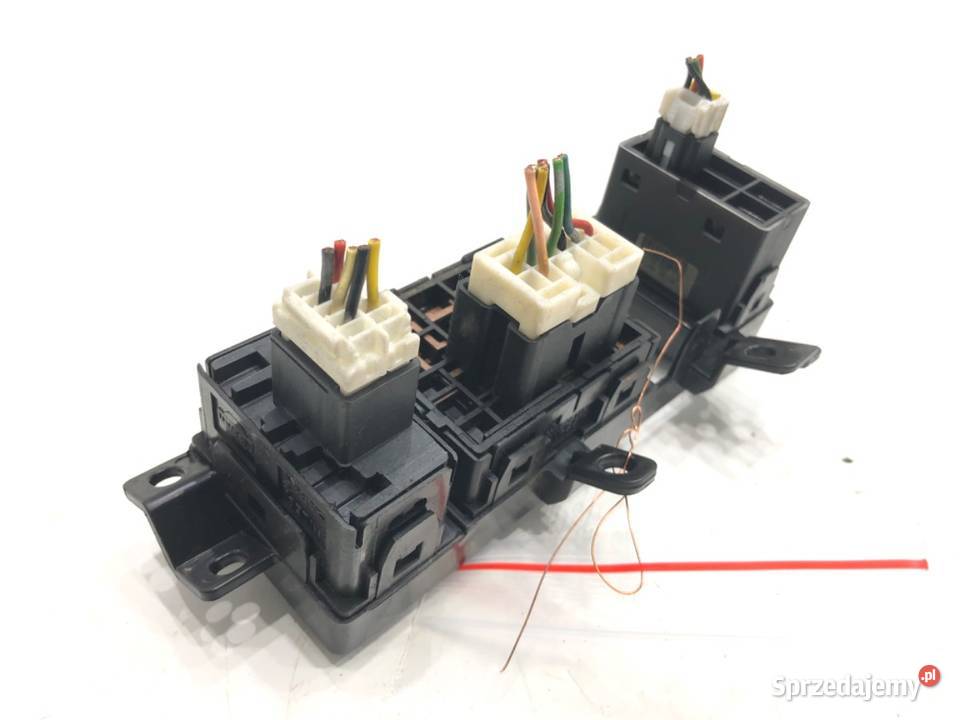 PRZEŁĄCZNIK REGULACJI LUSTEREK NISSAN PATHFINDER osobowe podkarpackie