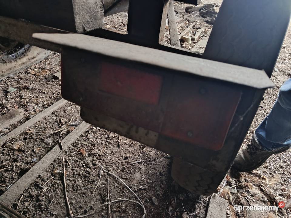 Wóz metalowy solidny do traktora z beczką