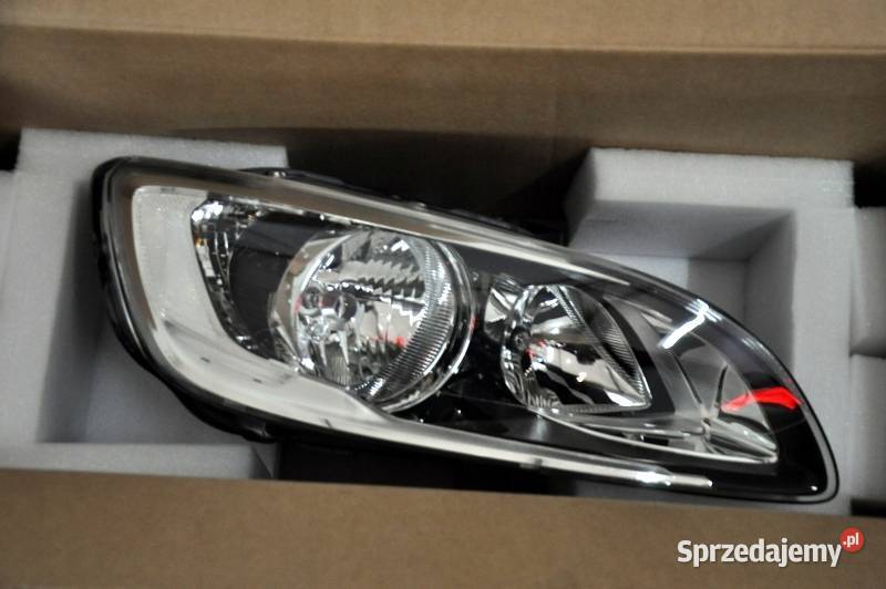 VOLVO V60CC lift prawa lampa reflektor eur NOWA Bielany Wrocławskie