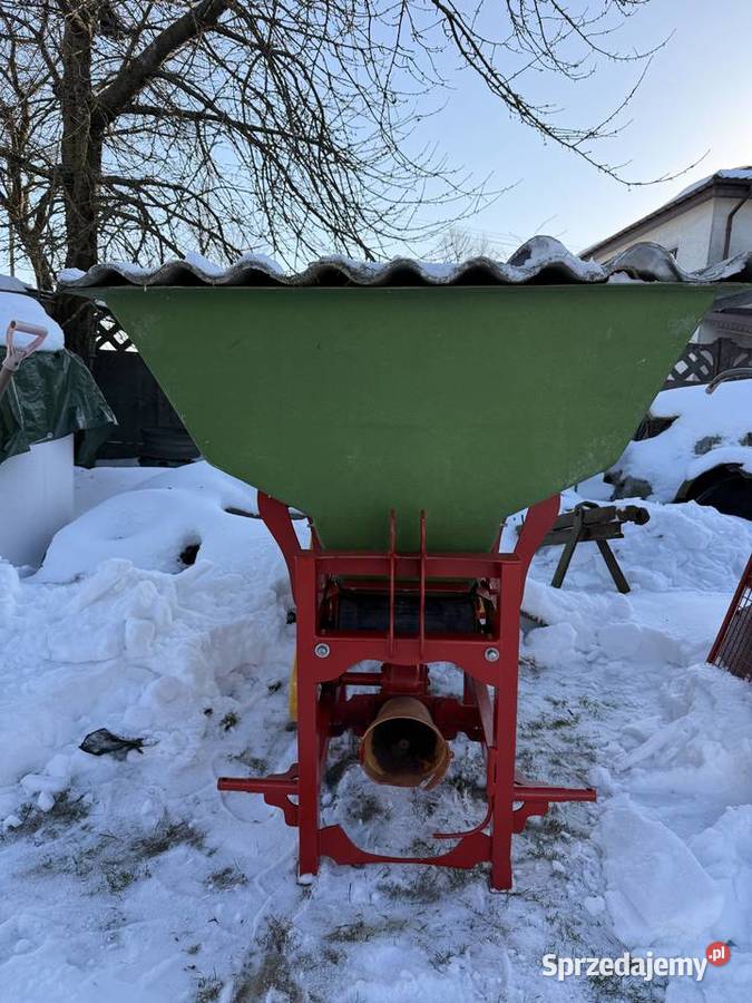 Rozsiewacz nawozu Kłos Motyl do wapna soli Rozsiewacze nawozów Kraśnik