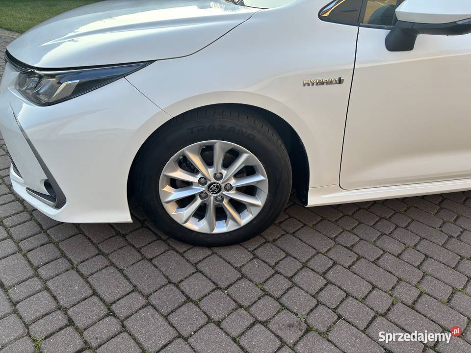 Toyota Corolla 18 Hybrid Comfort Rok produkcji 2019 Wólka Przybójewska sprzedam