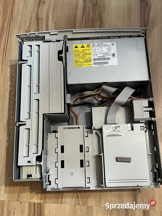 Zabytkowy komputer Apple Power Macintosh 720090 małopolskie Brzana sprzedam