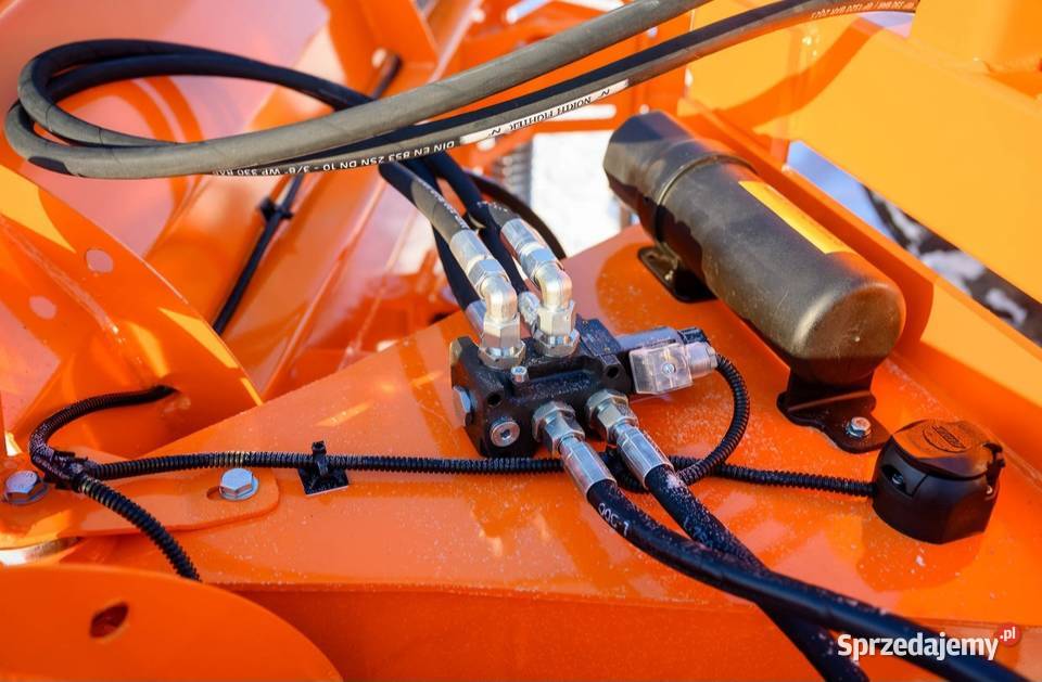 Pług śnieżny STRZAŁKOWY komunalny 27m nieuszkodzony łódzkie Mroczków Duży