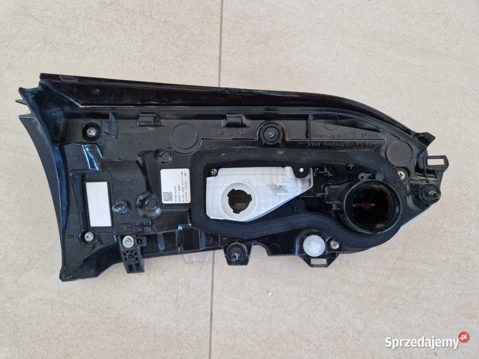 RAV4 V LAMPA TYLNA PRAWA LED W KLAPĘ ORYGINAŁ Warszawa sprzedam
