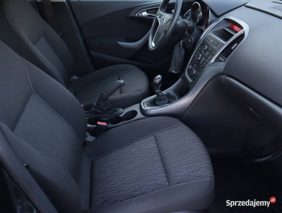 Opel Astra 14 T benzyna