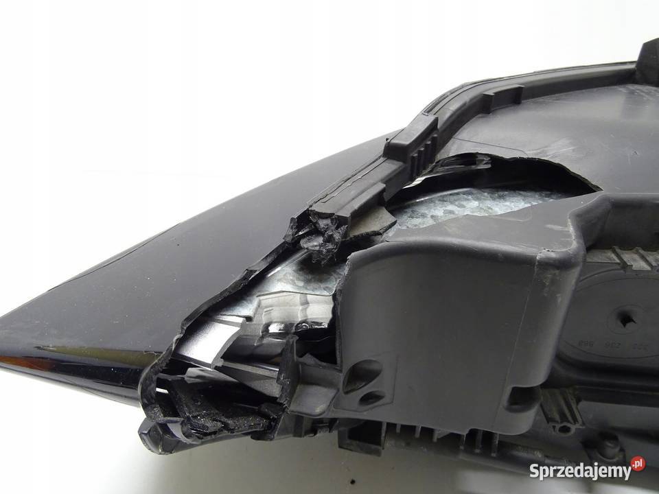 LAMPA REFLEKTOR PRAWY PRZÓD PRZEDNIA AUDI A4 B8