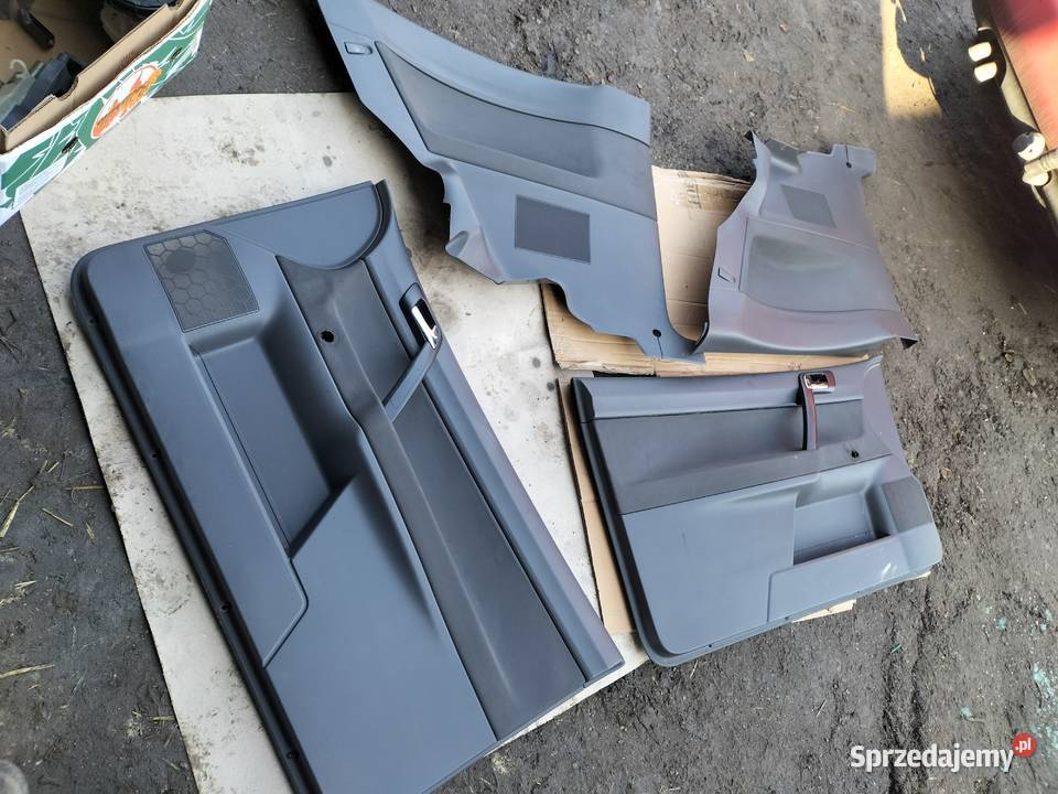 VW POLO MK4 9N 3D BOCZKI BOCZEK DRZWI TAPICERKA Tapicerki samochodowe Kamień-Kolonia sprzedam