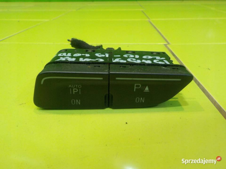 FORD C II MK2 20 TDCI 12r 5D panel przelacznikow osobowe