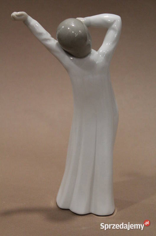 Porcelanowa figurka zmęczona dziewczynka Zaphir Porcelana i szkło zachodniopomorskie Szczecin