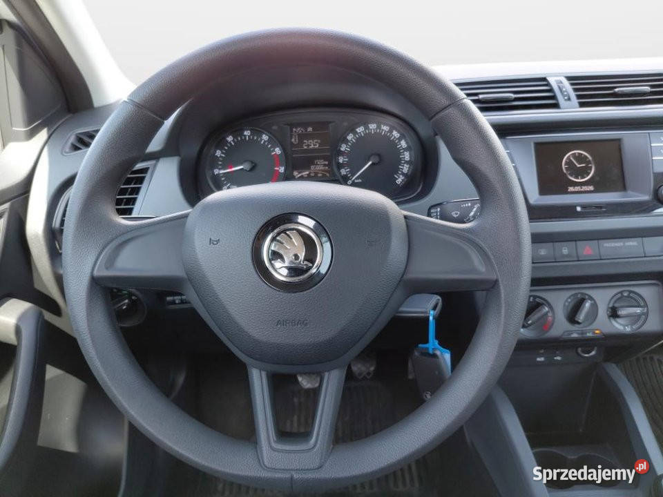 Skoda Fabia 2018r Salon 2 kpl Opon manualna Fabia Warszawa sprzedam