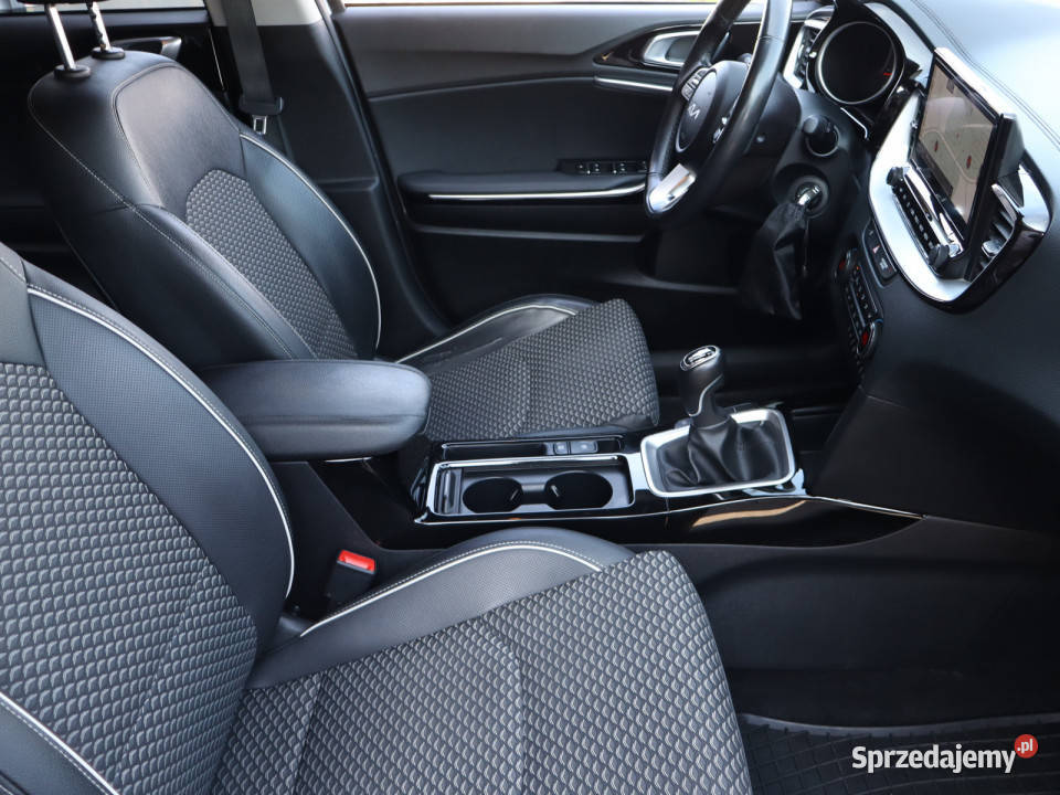 Kia Ceed 15 TGDI benzyna Bielany Wrocławskie