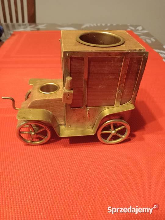 Stara zabawka samochodzik ozdoba Ogrodzieniec