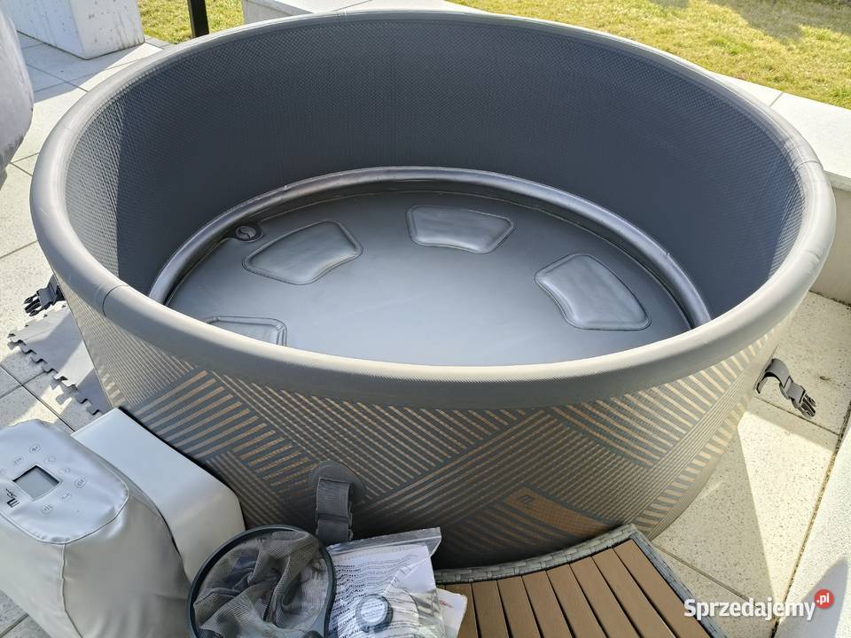 Basen z hydromasażem 165 6osobowy Kocmyrzów