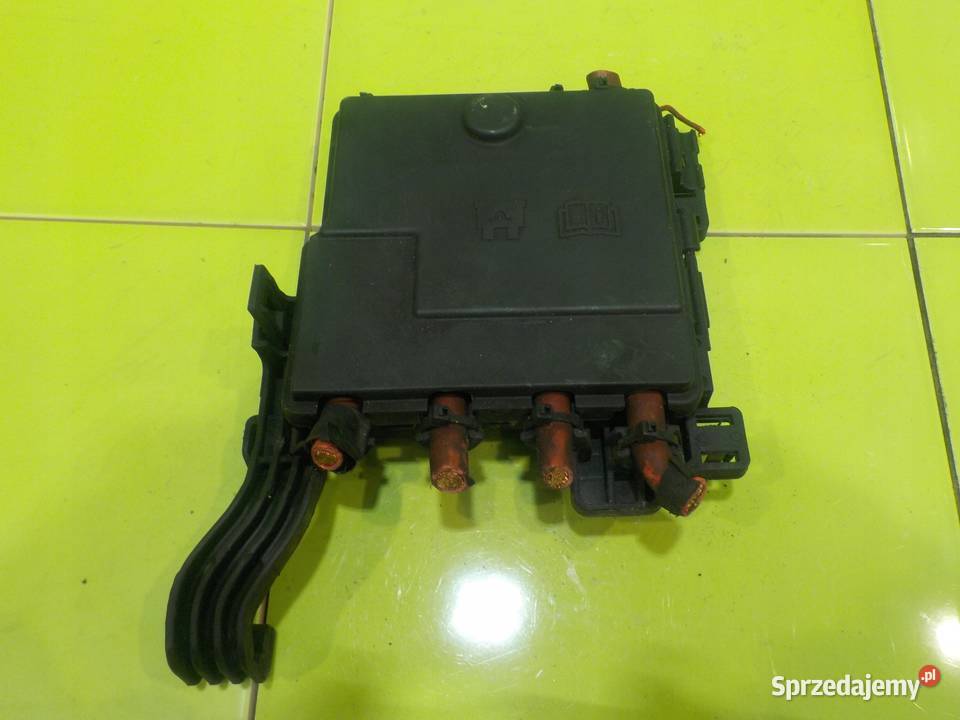 VOLVO V50 LIFT 16 D 09r KOMBI skrzynka osobowe Skrzynki bezpieczników Suków